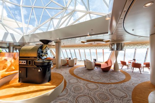 Cafè Lounge vor der Modernisierung © René Supper / TUI Cruises GmbH